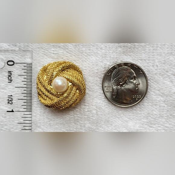 Gold Rope Knot Clip-On Earrings with Pearl Center - Picture 7 of 8